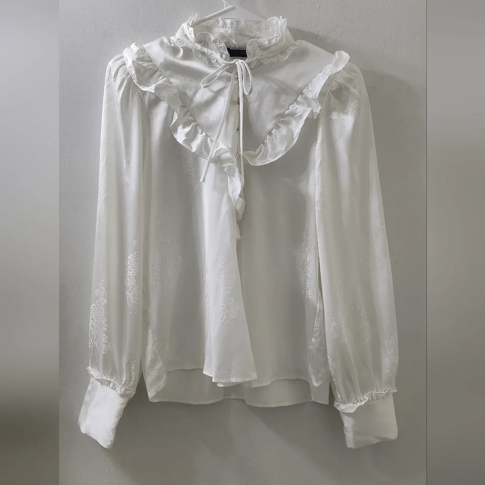 New‎ Zara Women's White Ruffled Tie-Neck Blouse, Size Extra Small.